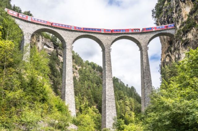 Alp Dağlarında Bernina Express ile Tren Keyfi